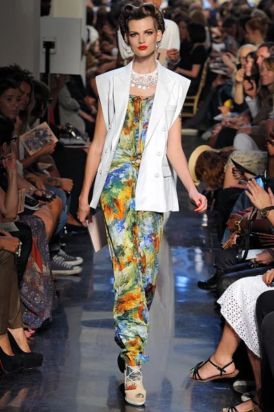 Look 30